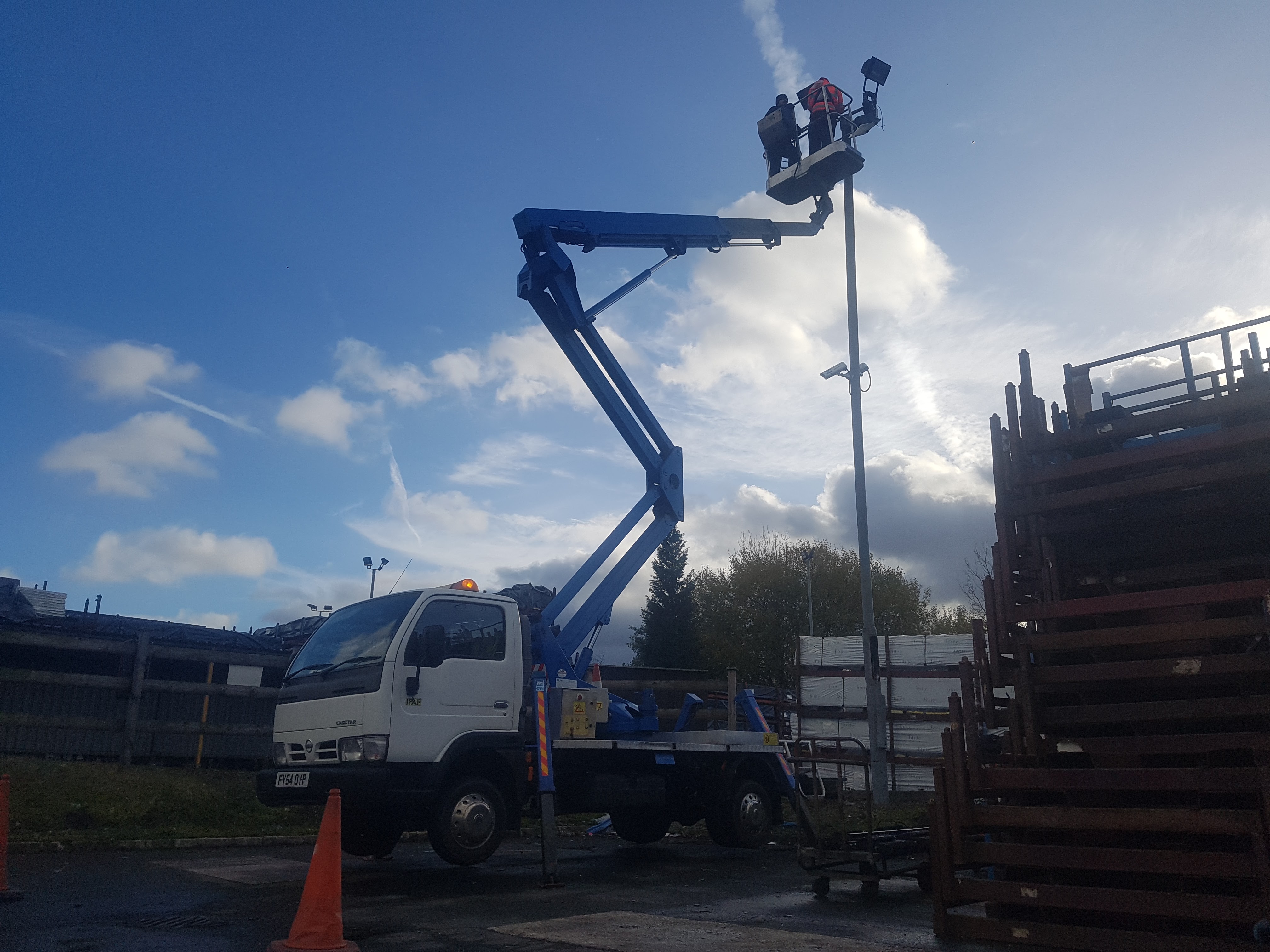 20 meter truck mounted cherry picker hire macclesfield